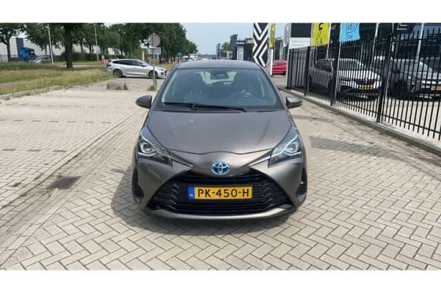 Toyota Yaris (2017) thumbnail 6