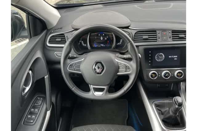 Renault Kadjar (2022) thumbnail 3