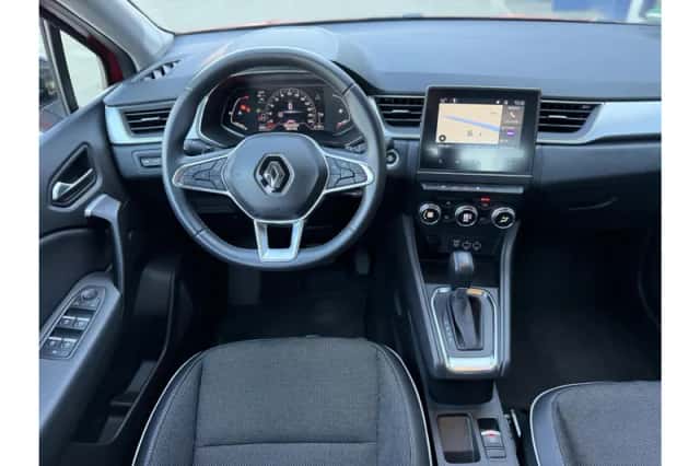 Renault Captur (2022) thumbnail 3