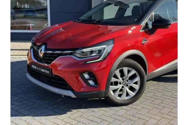 Renault Captur (2022) thumbnail 6