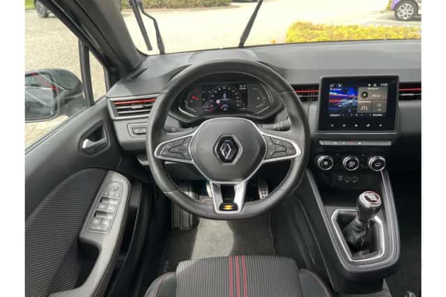 Renault Clio (2022) thumbnail 3