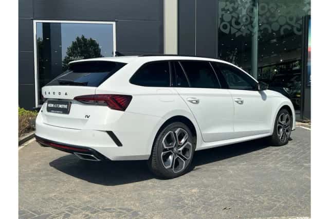 Škoda Octavia (2024) thumbnail 2