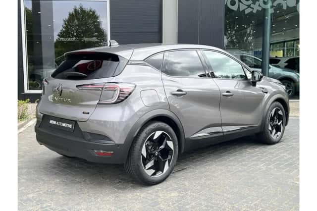 Renault Captur (2025) thumbnail 2