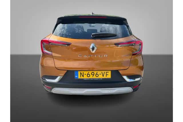 Renault Captur (2021) thumbnail 3