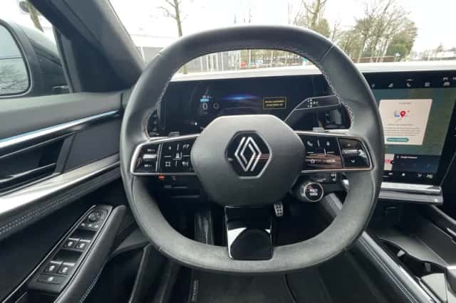 Renault Austral (2023) thumbnail 3