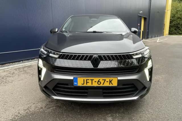 Renault Captur (2025) thumbnail 2