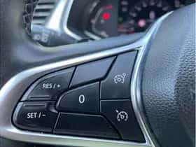 Renault Captur (2021) thumbnail 18