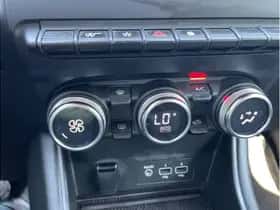 Renault Captur (2021) thumbnail 8