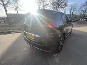 Renault Grand Scénic (2023) thumbnail 2