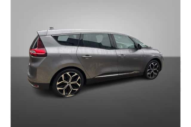 Renault Grand Scénic (2023) thumbnail 2