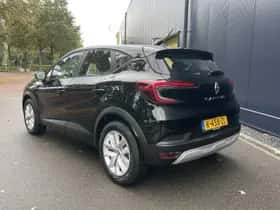 Renault Captur (2022) thumbnail 2