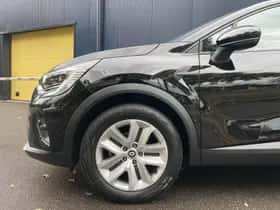 Renault Captur (2022) thumbnail 4