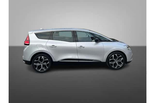 Renault Grand Scénic (2023) thumbnail 2