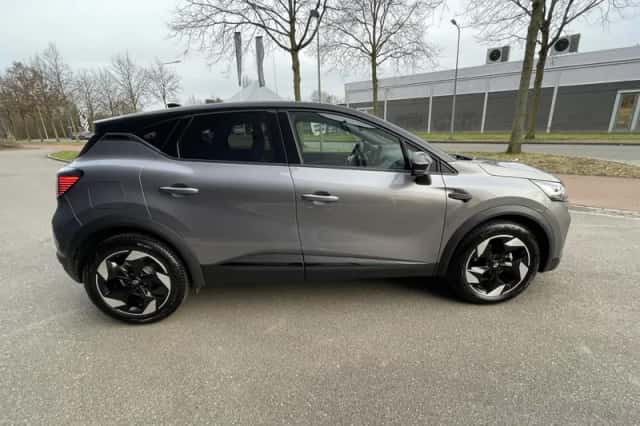 Renault Captur (2025) thumbnail 5