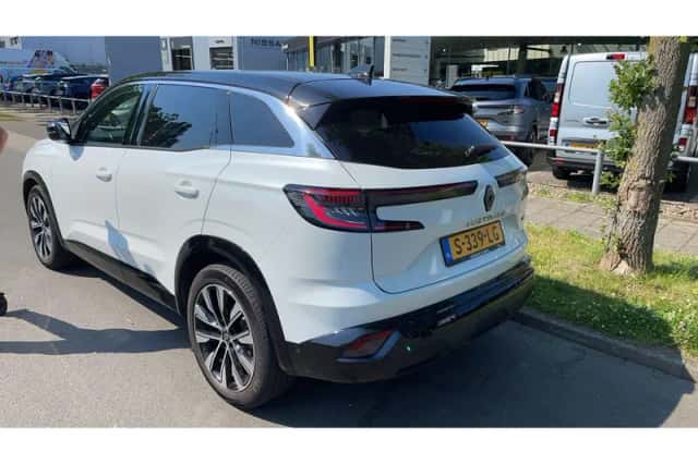 Renault Austral (2023) thumbnail 2