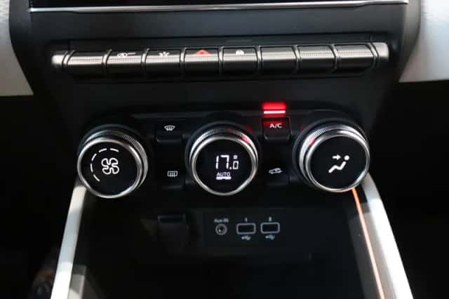 Renault Clio (2023) thumbnail 12