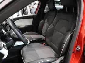 Renault Clio (2023) thumbnail 16