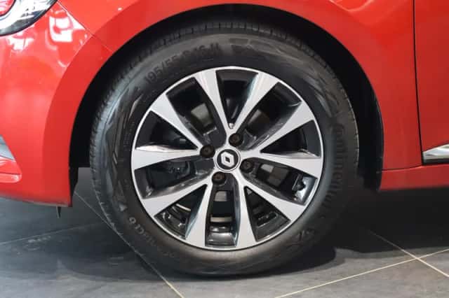 Renault Clio (2023) thumbnail 5