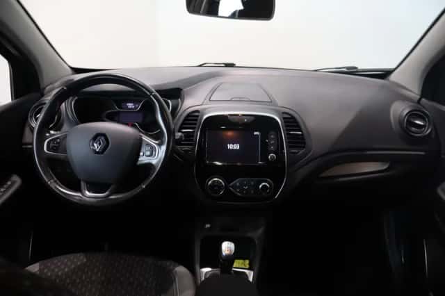 Renault Captur (2018) thumbnail 3