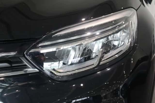 Renault Captur (2018) thumbnail 21