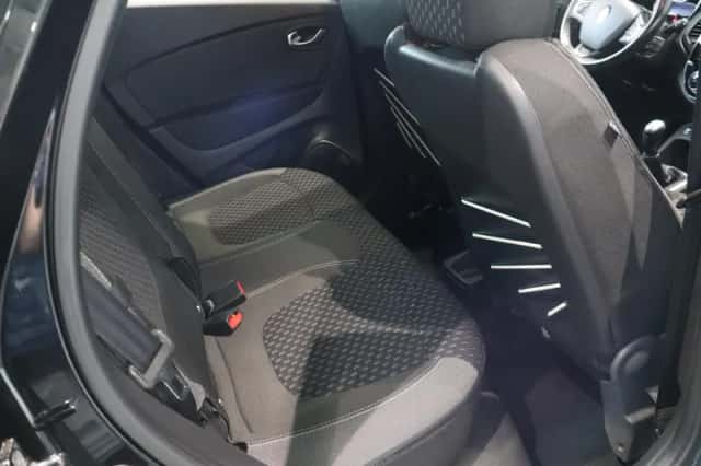 Renault Captur (2018) thumbnail 25