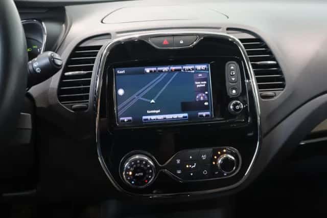 Renault Captur (2016) thumbnail 11