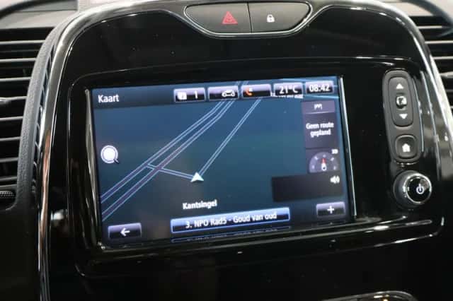Renault Captur (2016) thumbnail 12