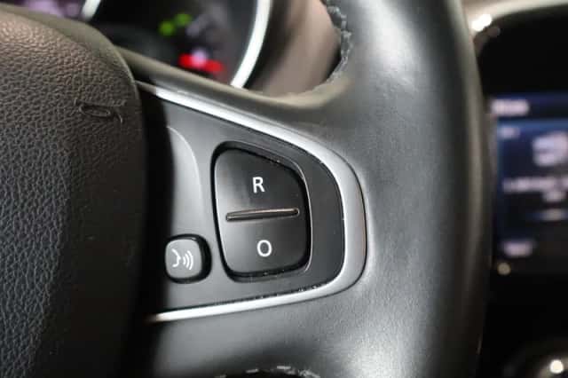 Renault Captur (2016) thumbnail 17