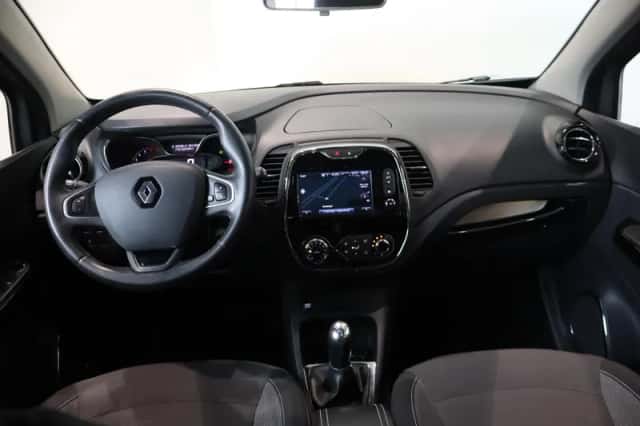 Renault Captur (2016) thumbnail 3