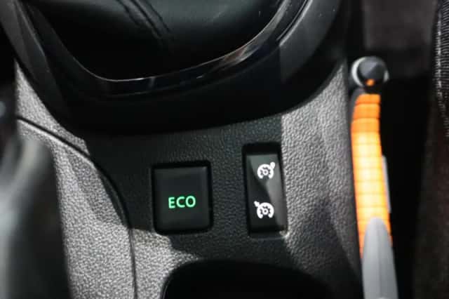 Renault Captur (2016) thumbnail 31