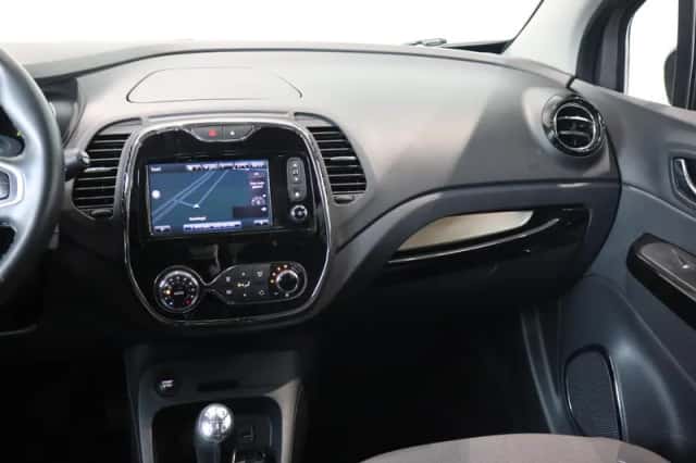Renault Captur (2016) thumbnail 33