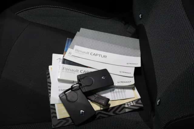 Renault Captur (2016) thumbnail 34