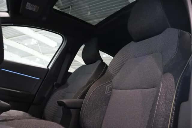 Renault Captur (2026) thumbnail 18