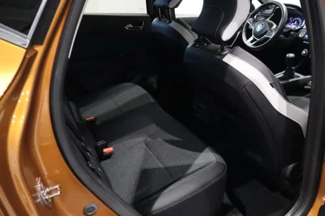 Renault Captur (2020) thumbnail 25