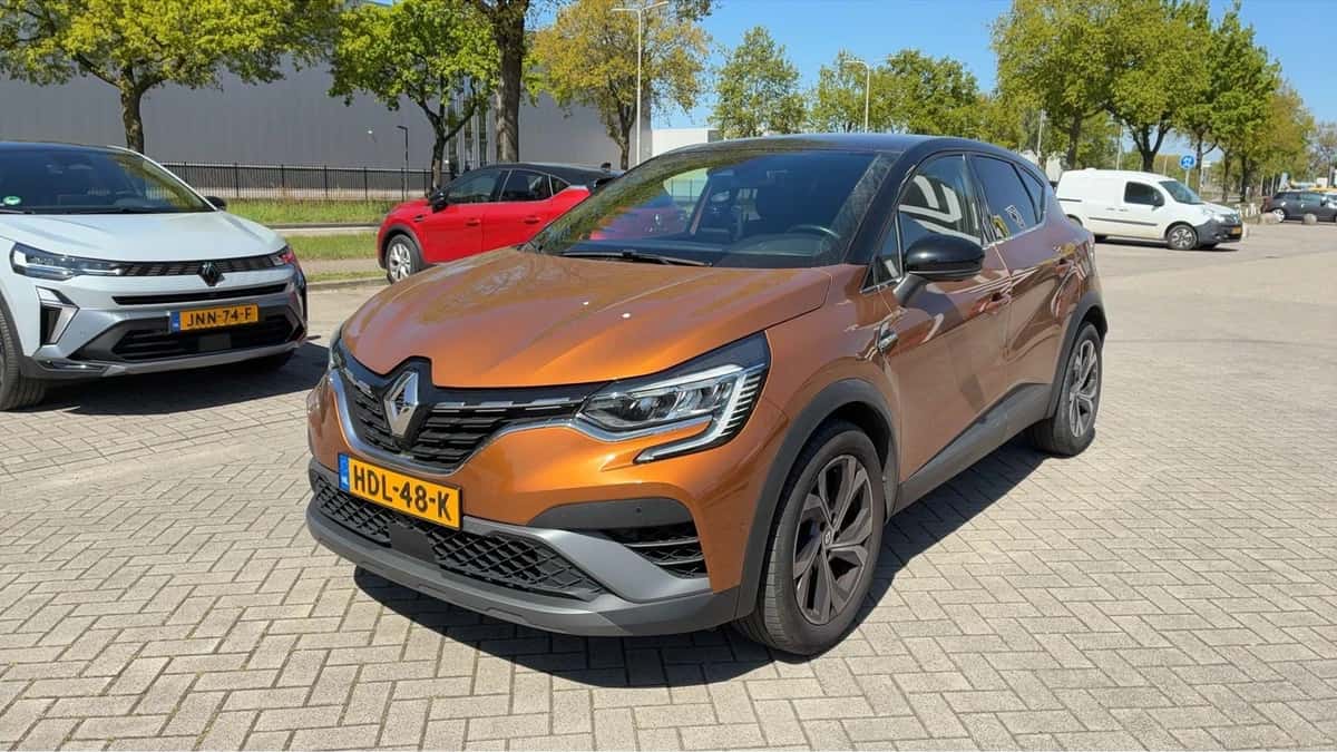 Renault Captur (2022) — foto 1