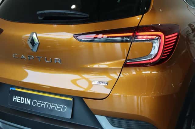 Renault Captur (2022) thumbnail 23