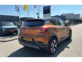 Renault Captur (2022) thumbnail 4