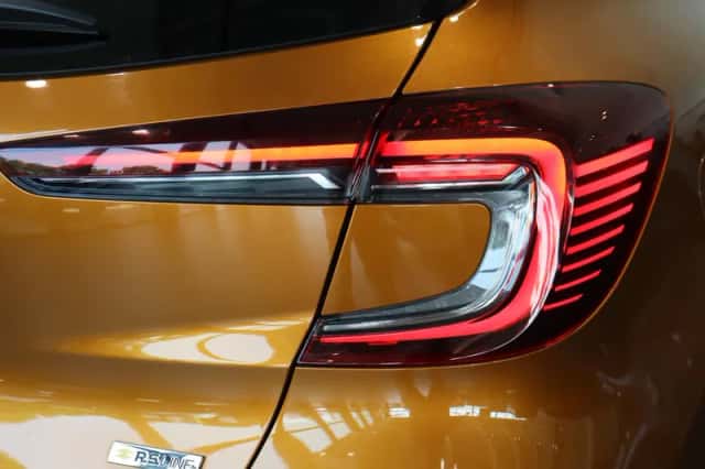 Renault Captur (2022) thumbnail 6