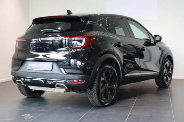 Renault Captur (2023) thumbnail 2