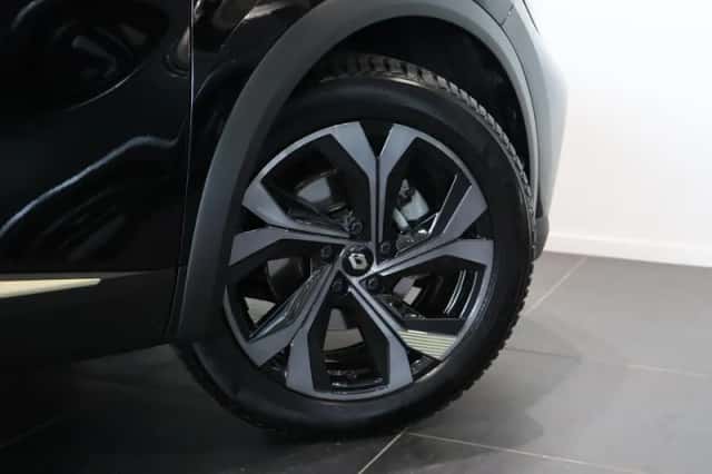 Renault Captur (2023) thumbnail 5