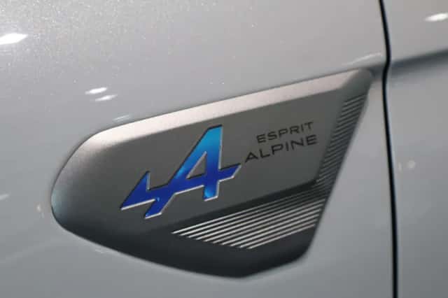 Renault Clio (2024) thumbnail 6