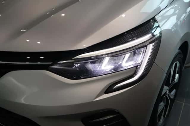 Renault Clio (2023) thumbnail 22