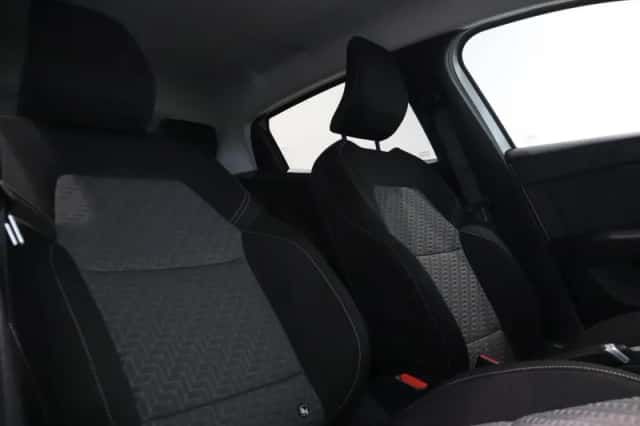 Renault Clio (2023) thumbnail 30