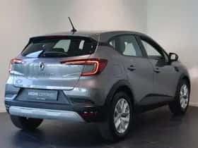 Renault Captur (2023) thumbnail 2
