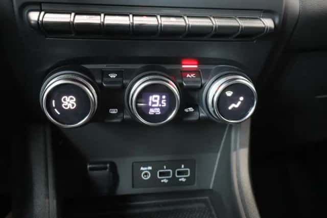 Renault Captur (2023) thumbnail 11