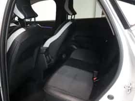 Renault Captur (2023) thumbnail 17