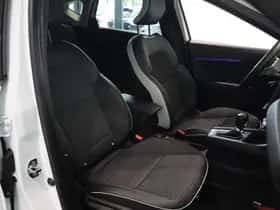 Renault Captur (2023) thumbnail 30