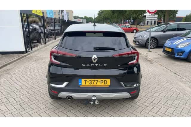 Renault Captur (2021) thumbnail 3