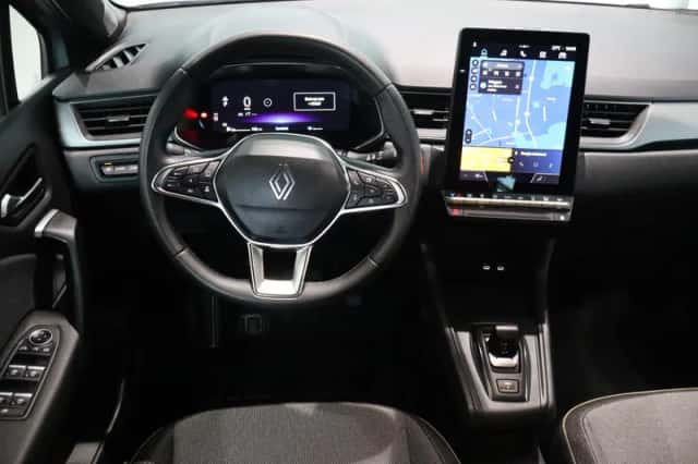 Renault Captur (2025) thumbnail 3