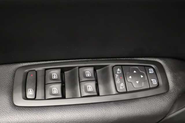 Renault Mégane E-Tech (2020) thumbnail 26